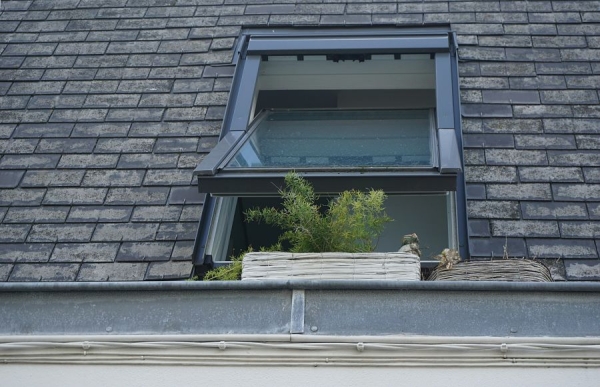 Why Choosing Local Roofing Contractors Can Save You Time and Money