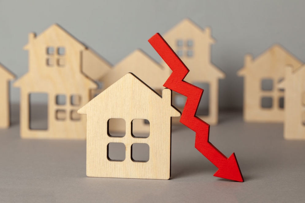 Luxury-Home Sales Sink 18%, the Biggest Decline Since the Start of the Pandemic