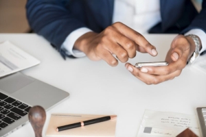 How Real Estate Agents Can Use Mass Texting to Close More Deals