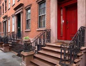 How to Coordinate Your Move When Buying and Selling Simultaneously in NYC