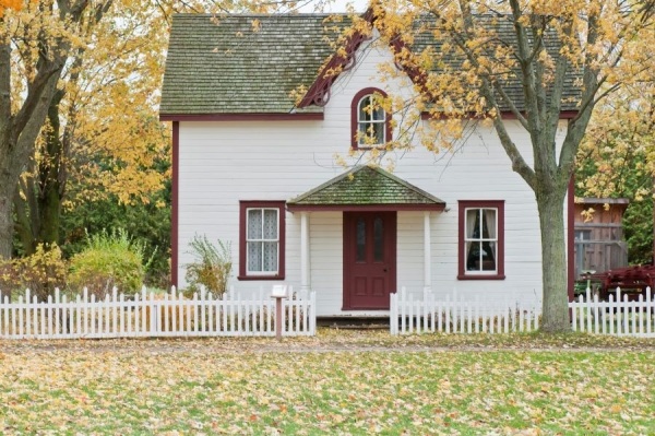 How a Real Estate Agent Can Help Market Your 1 Bedroom House