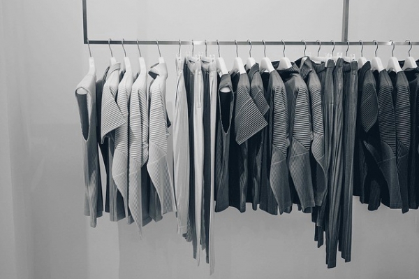 Moving Clothes on Hangers Hack
