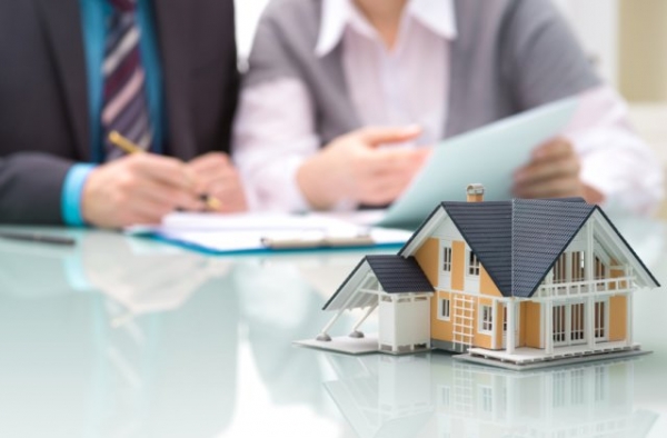 Pros of Property advisor dealing according to books