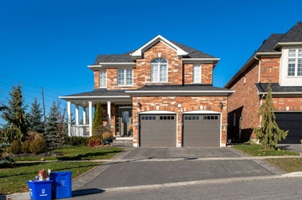 What Are the Best Garage Doors for High-Wind Areas? 4 Options