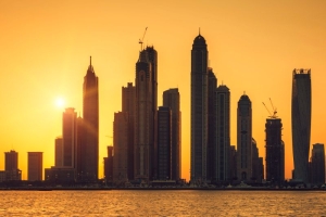 Unusual Things to Do in Dubai: From Indoor Skiing to Flying Over the Marina