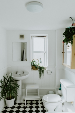 How to Clean a Bathroom Step by Step