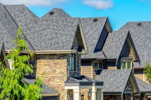 Living Spaces for Seniors: 3 Essential Features to Look for in a Home