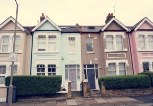 Townhouse vs. Single-Family Home: Which Has Less Maintenance?