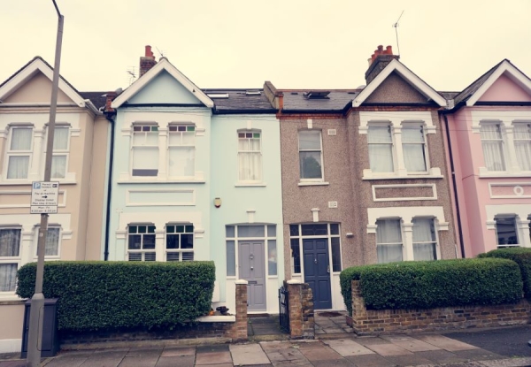 Townhouse vs. Single-Family Home: Which Has Less Maintenance?