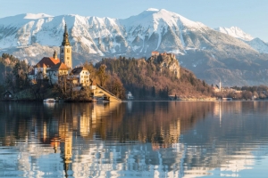 TOP-5 Canadian Cities for Investing in Airbnb Rentals