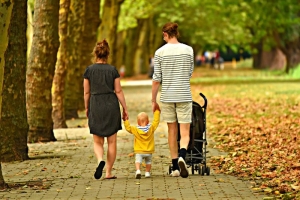 Family Bonding Through Gardening: Activities for Singaporean Homes