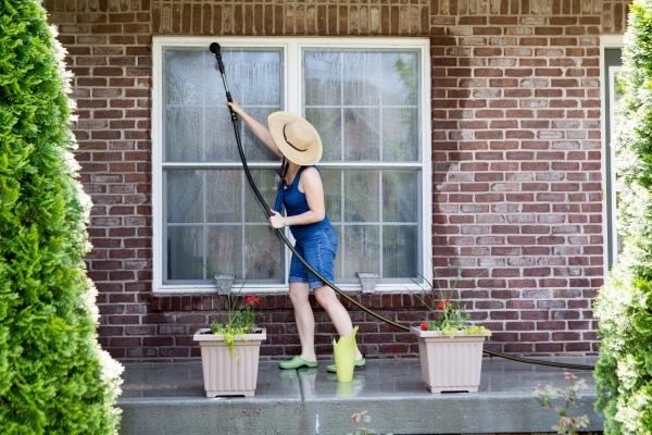 5 Exterior Cleaning Tips To Try For Your Home This Spring