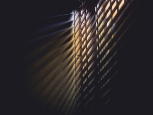 How to Clean Aluminum Blinds