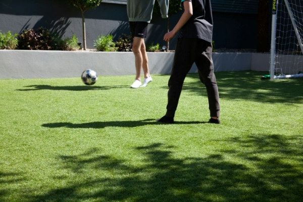 From Yard to Buyer Attraction: Artificial Grass Adhesive's Place in Property Staging