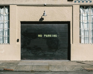 Garage Doors That Sell: Boosting Curb Appeal Fast
