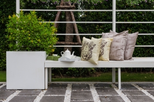 Outdoor makeover on a budget from ToolNerds.com