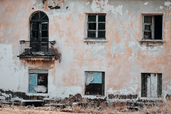 Design a Safe Haven: 4 Tips for Disaster Resilient Homes