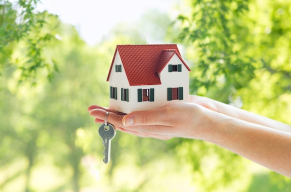Buyers, Take Note: Mortgage Rates Are Falling, Home-Price Growth Is Cooling and Supply Is Outpacing Demand