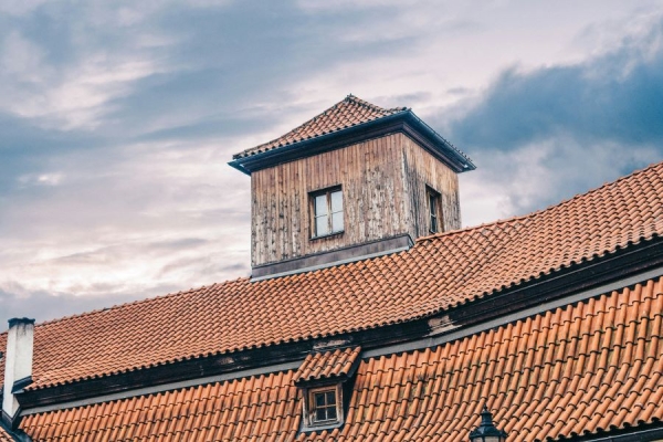 6 Ways to Tell if Your Roof is in Need of a Replacement