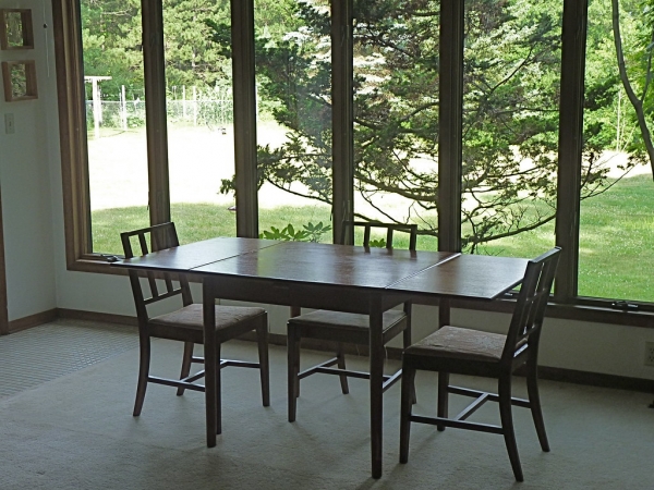 5 Tips for Picking a Dining Room Table