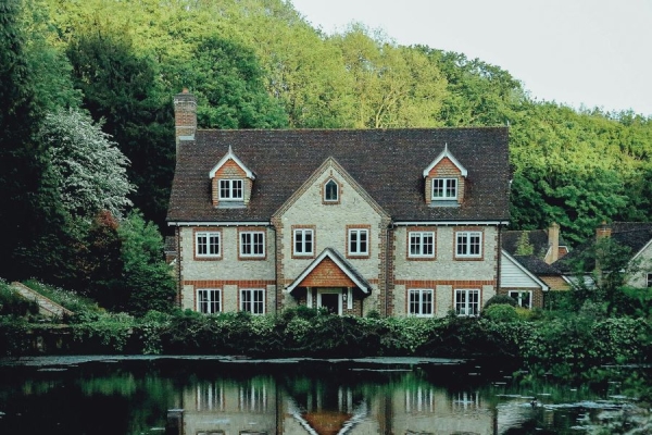 Fantasy vs. Frugality: When Your Dream Home Meets Budget Reality