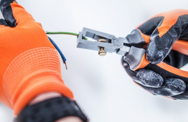 Safe Electric Service During the Demanding Holiday Season