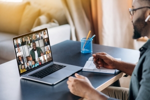 Keep Your Webinar Attendees Engaged by Utilizing Your Community Chat