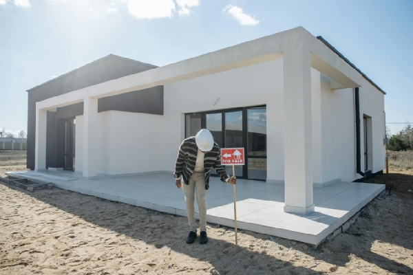 How Homeowners Can Mitigate Risks During Open Houses