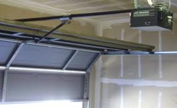 Known Causes Why Your Garage Door Opens and Closes With a Thud