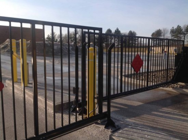 What Are The Best Cleveland, Oh Fence Materials To Install For Winter?