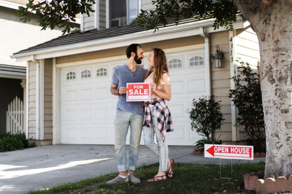 Maximize Your Property's Exposure: Guide to Marketing Your Property Online and Offline