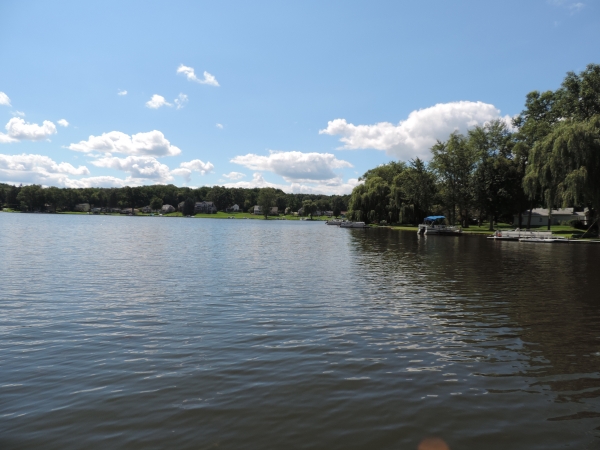 What is the sizes of Oakland County lakes