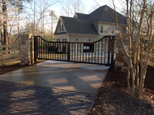Residential driveway gate