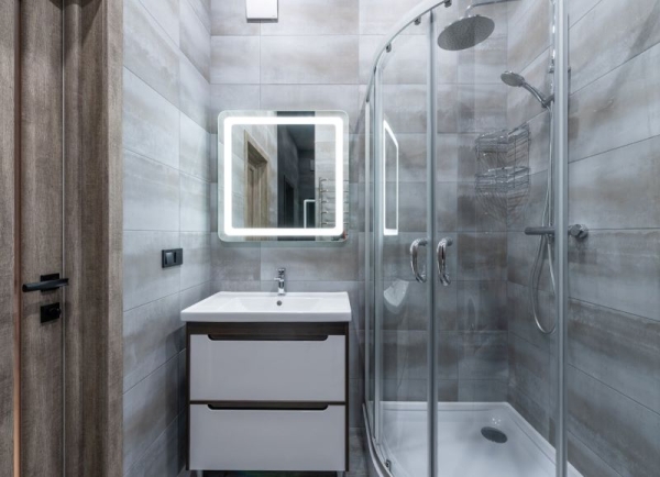 Shower Door Ideas for Your High-End Bathroom Renovation