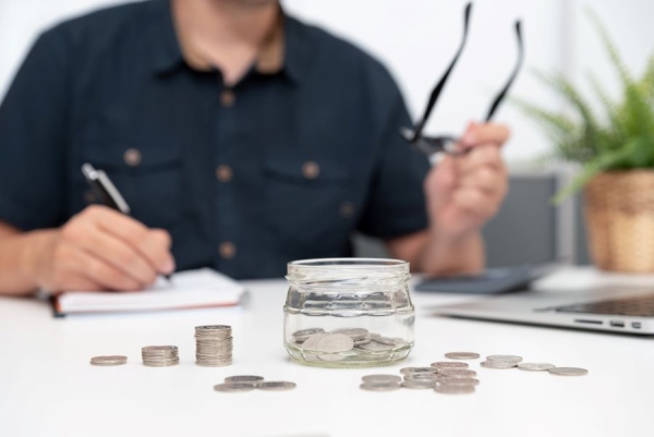 How to Manage Your Finances Like a Pro: Tips for Homebuyers in a Competitive Market