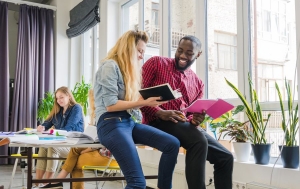 Living on Campus vs Off Campus: Which is Better for Your College Life?