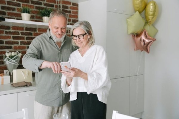 Preparing Homes for Elderly Buyers: The Importance of Safety Features