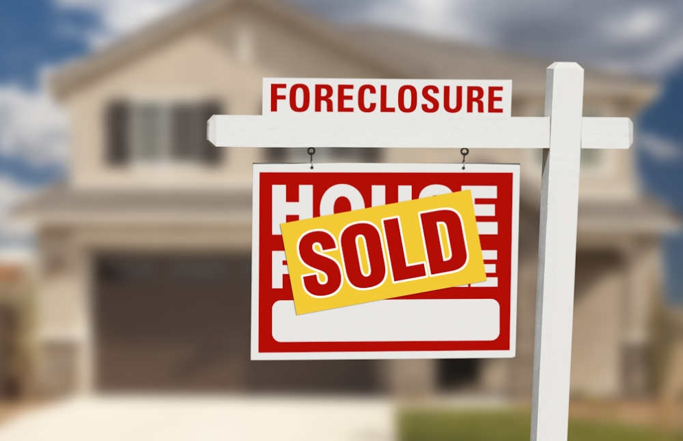 Foreclosures Near Record Lows Despite Market Concerns [New LendingTree Report]