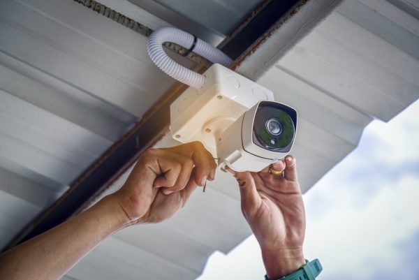 8 Ways To Protect Your Property From Burglars And Thieves