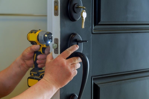 Professional Locksmiths: The Complete Guide to Reliable Security Services