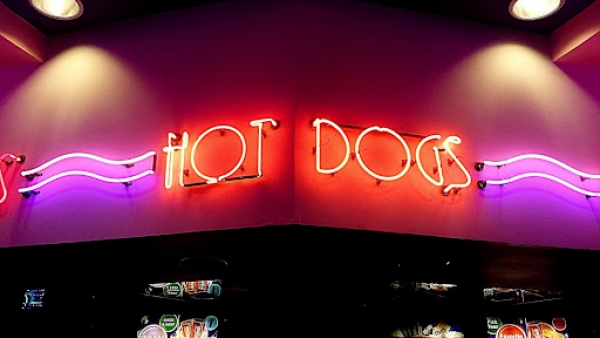 5 Reasons Why Every Business Should Get a Metal Sign for Their Exterior