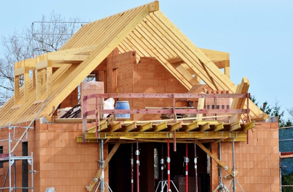 Despite 21% Wage Growth, Construction Industry Struggles Most in These States [LendingTree Study]