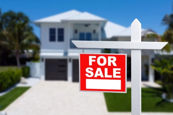 There Are 630,000 More Home Sellers Than Buyers—the Biggest Gap on Record