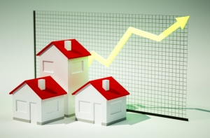 Falling Mortgage Rates Breathe New Life Into Housing Market as Listings