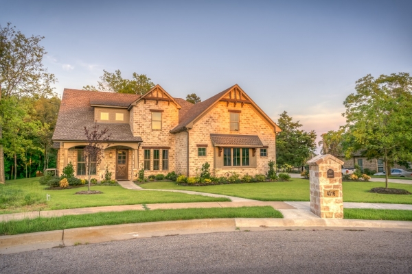 4 Steps to Help Make Your Home Listing Look Attractive