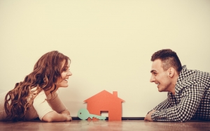 Is Moving Stressful on a Relationship?