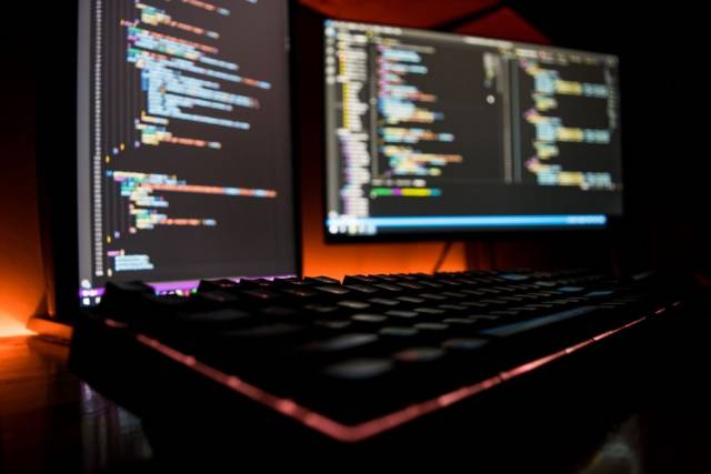 Choosing the Right HOA Accounting Software for Your Community