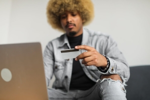 Choosing the Right Guaranteed Approval Credit Card: What to Look For