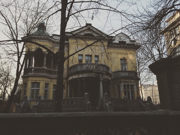 Home History: 4 Ways Home Renovators Are Preserving Classic Architecture
