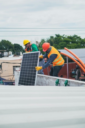 Making the Switch to a Solar Hybrid Inverter System